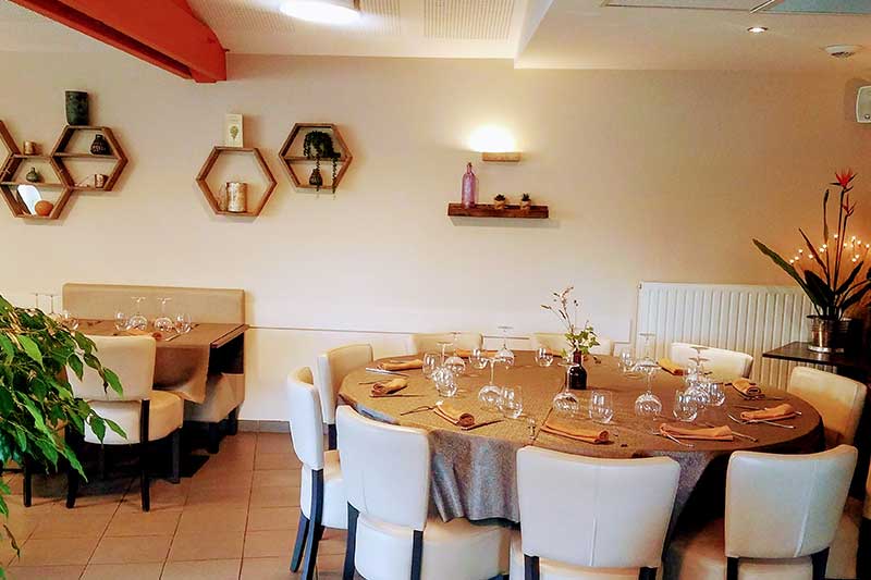 salle restaurant autour du tilleul